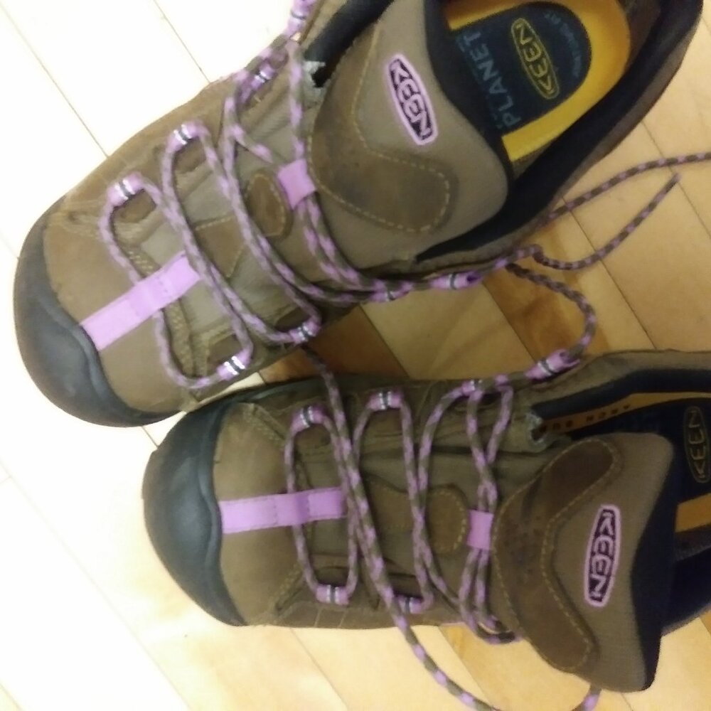 shoes - Picture 2 of 5